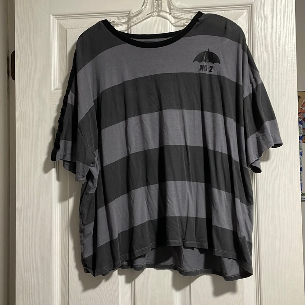 Umbrella Academy #2 cropped shirt